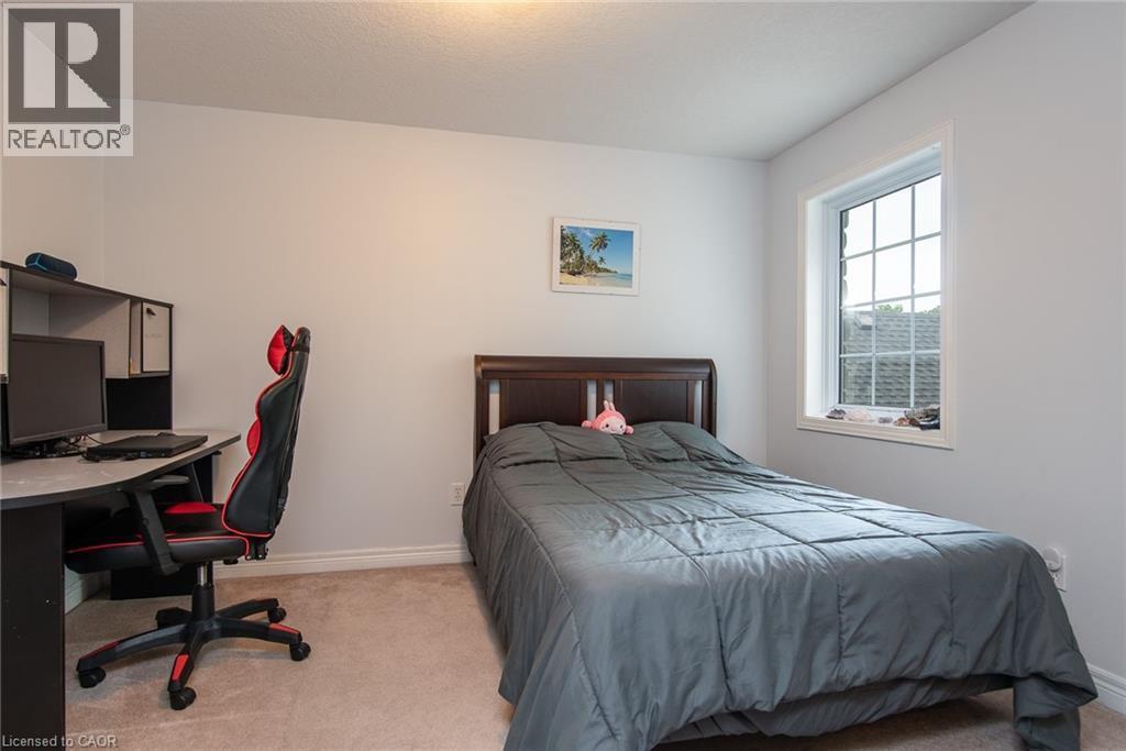 11 Apple Ridge Drive, Kitchener, ON - Indoor Photo Showing Bedroom