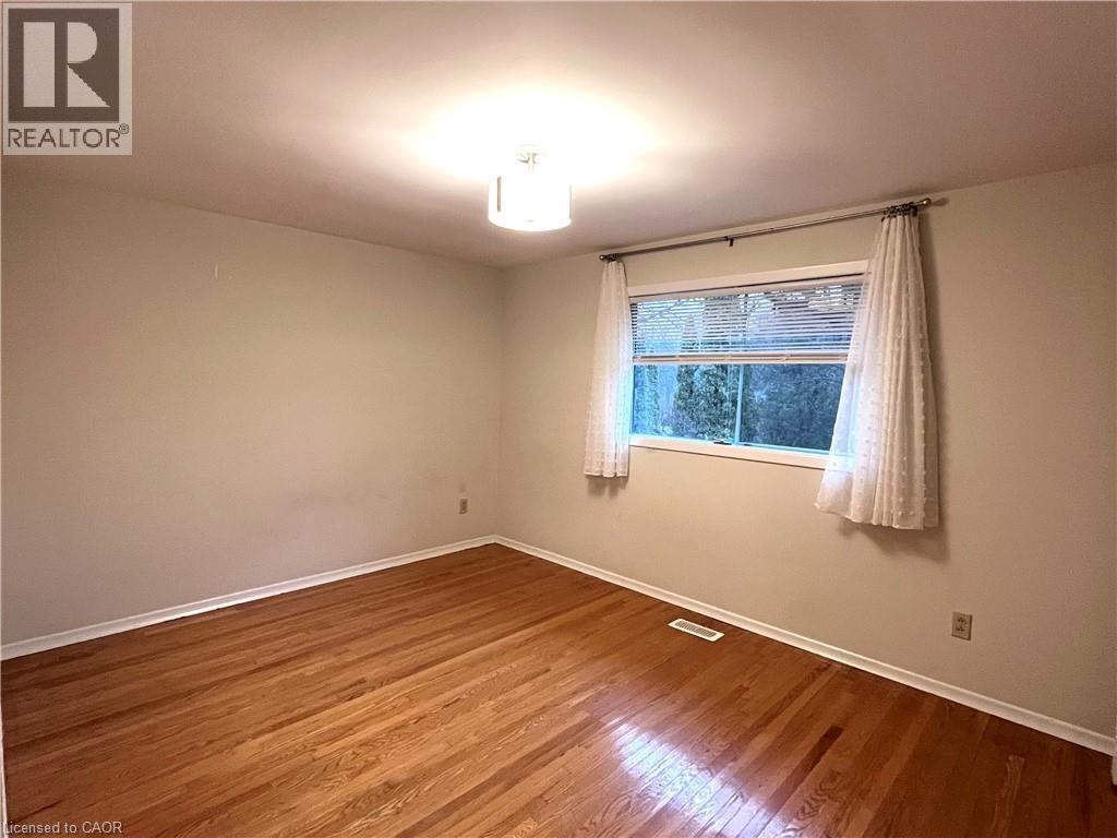 243 Appleby Line, Burlington, ON - Indoor Photo Showing Other Room