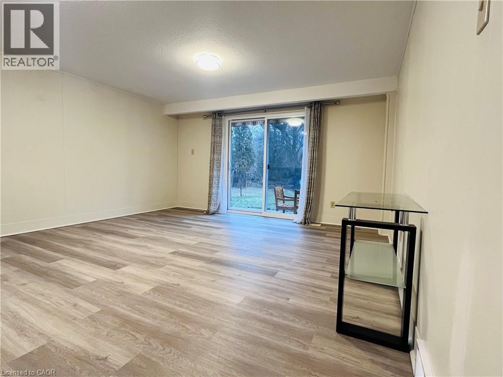 243 Appleby Line, Burlington, ON - Indoor Photo Showing Other Room