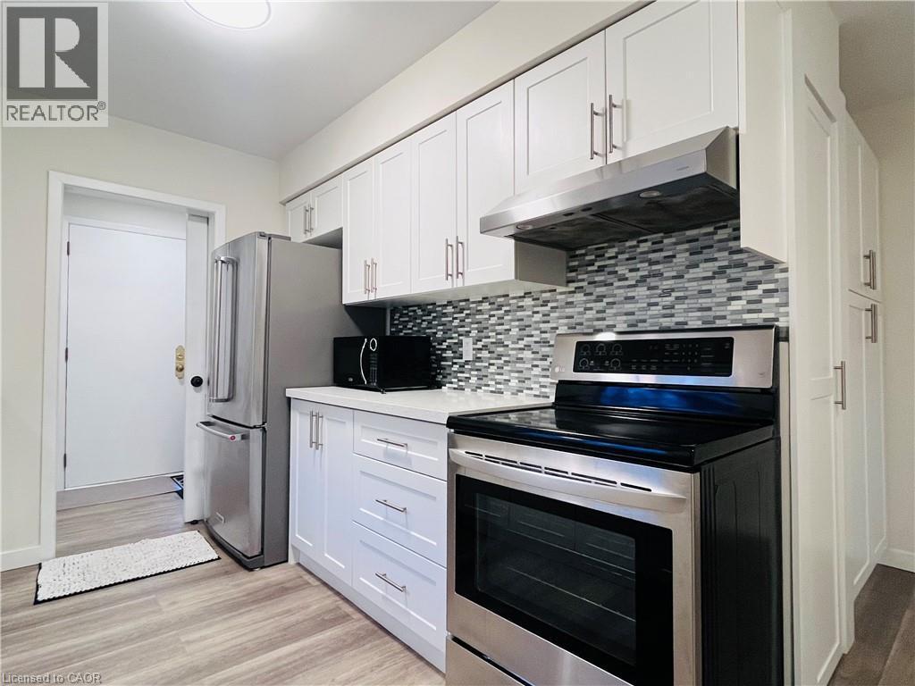 243 Appleby Line, Burlington, ON - Indoor Photo Showing Kitchen