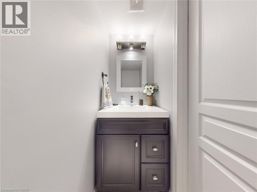597 Speyer Circle, Milton, ON - Indoor Photo Showing Bathroom