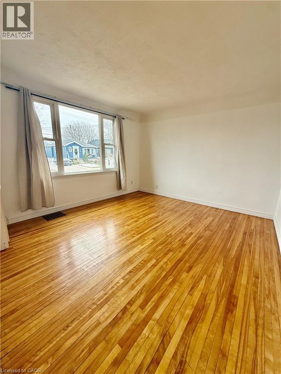 194 East 15Th Street, Hamilton, ON - Indoor Photo Showing Other Room