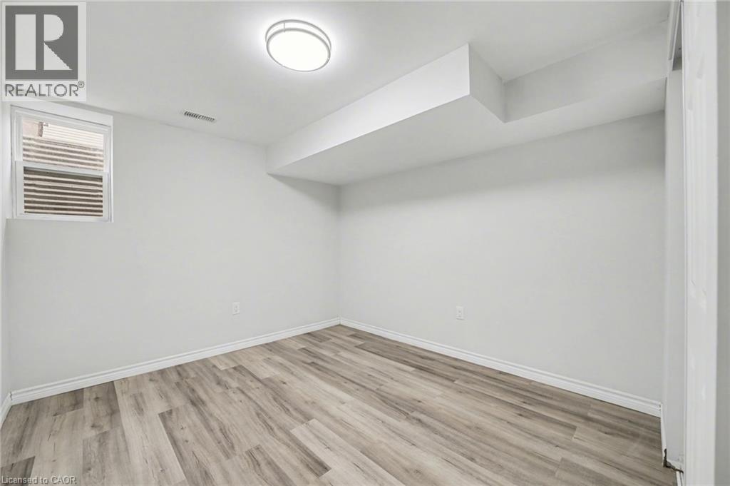 24 Derby Drive, Caledonia, ON - Indoor Photo Showing Other Room