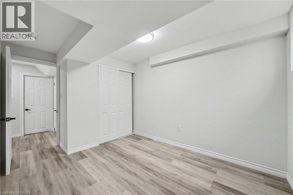 24 Derby Drive, Caledonia, ON - Indoor Photo Showing Other Room