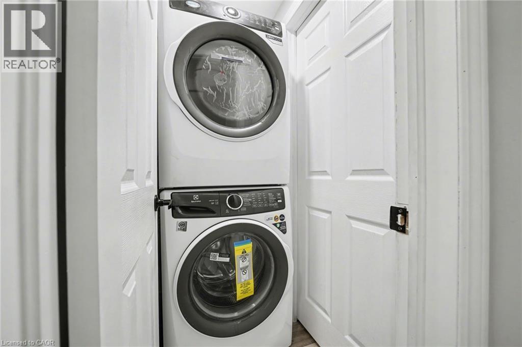 24 Derby Drive, Caledonia, ON - Indoor Photo Showing Laundry Room