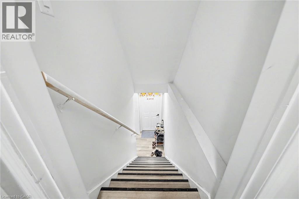 24 Derby Drive, Caledonia, ON - Indoor Photo Showing Other Room