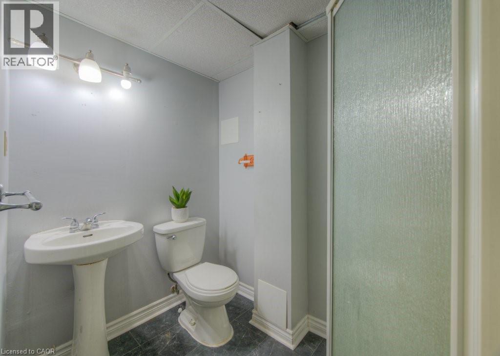 46 Guerin Avenue, Kitchener, ON - Indoor Photo Showing Bathroom