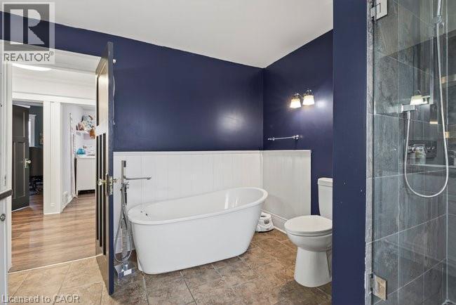 149 Leinster Avenue N, Hamilton, ON - Indoor Photo Showing Bathroom