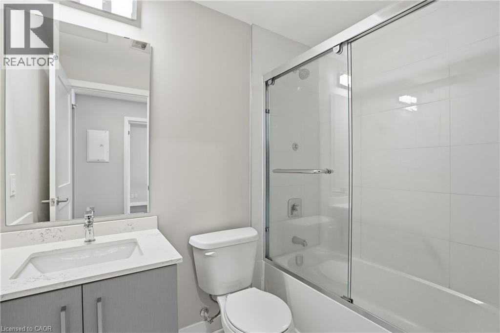 15 Queen Street S Unit# 909, Hamilton, ON - Indoor Photo Showing Bathroom