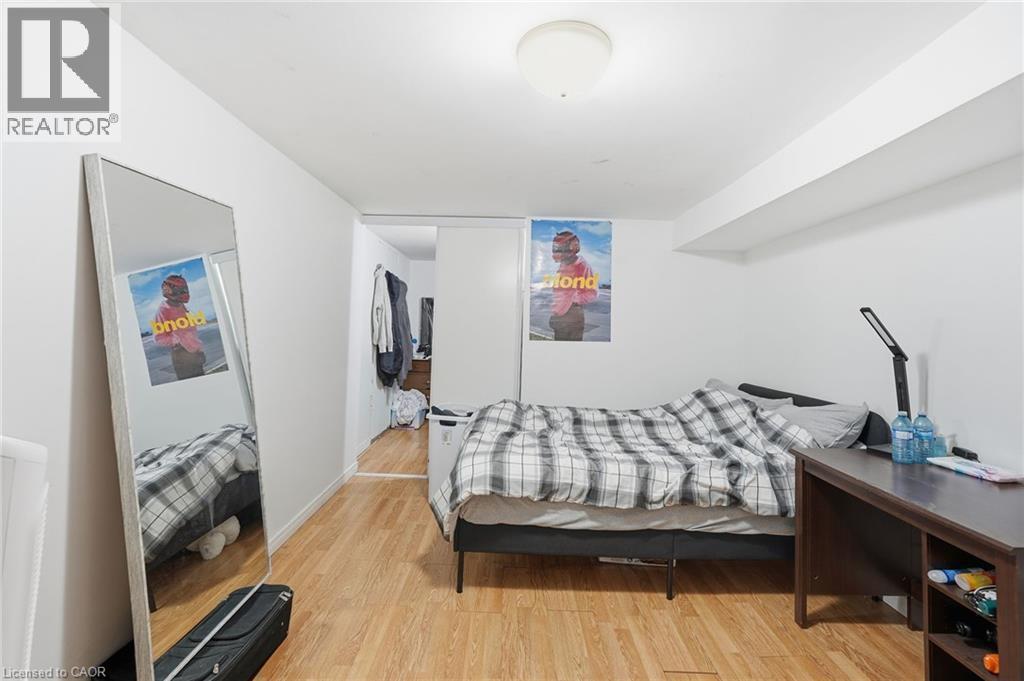 2 Gary Avenue, Hamilton, ON - Indoor Photo Showing Bedroom