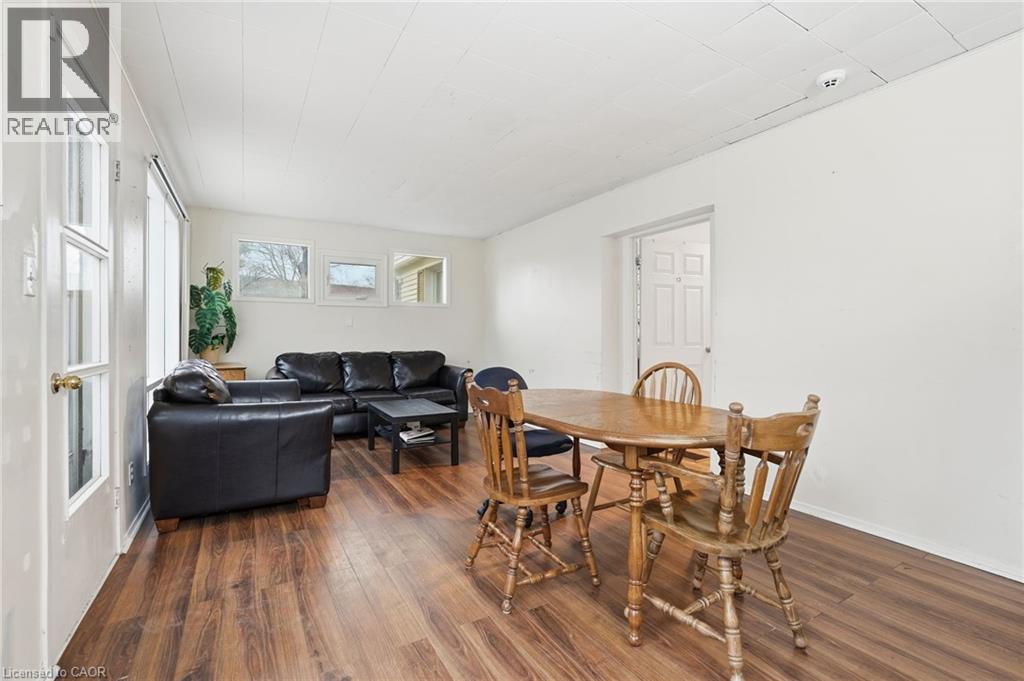 2 Gary Avenue, Hamilton, ON - Indoor