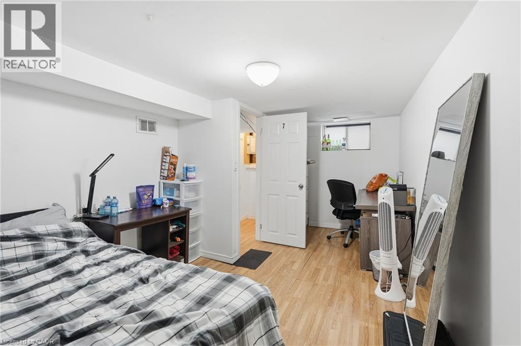 2 Gary Avenue, Hamilton, ON - Indoor Photo Showing Bedroom