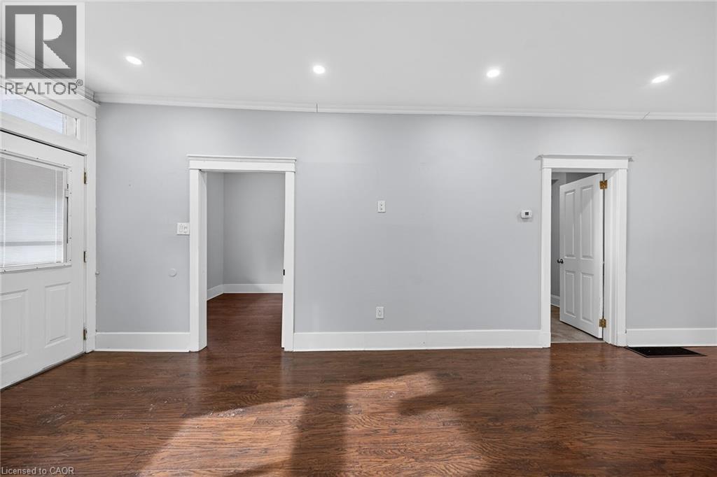 495 Charlton Avenue E, Hamilton, ON - Indoor Photo Showing Other Room