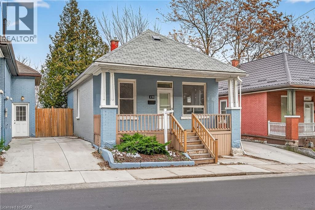 495 Charlton Avenue E, Hamilton, ON - Outdoor With Facade