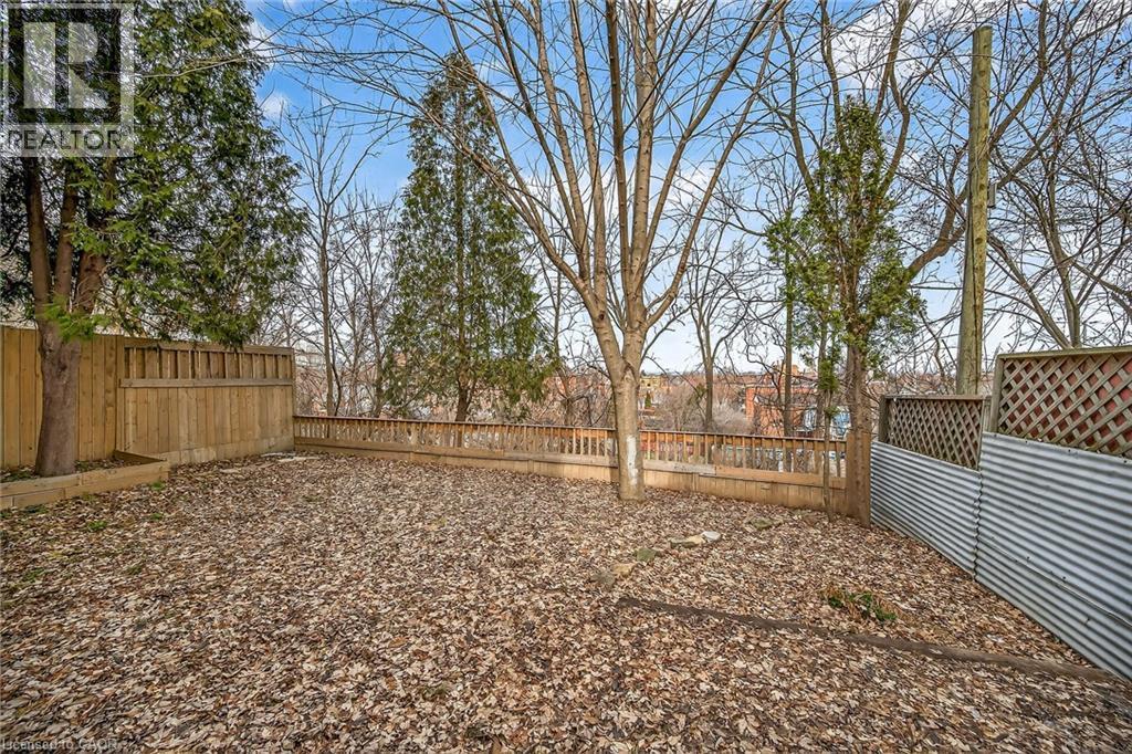 495 Charlton Avenue E, Hamilton, ON - Outdoor