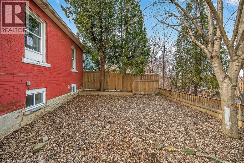 495 Charlton Avenue E, Hamilton, ON - Outdoor
