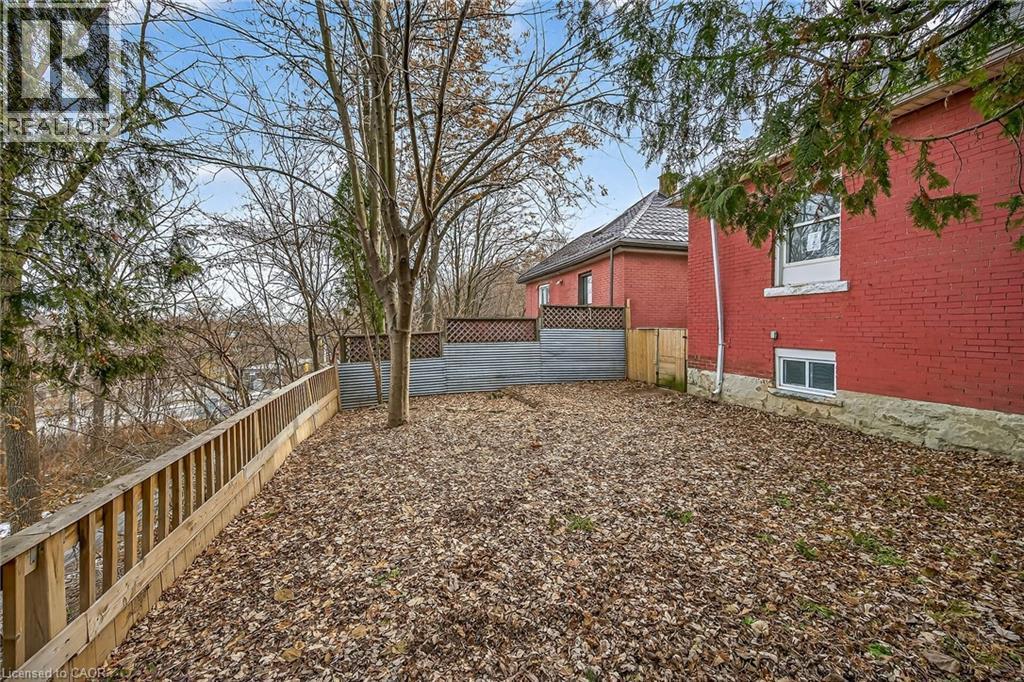 495 Charlton Avenue E, Hamilton, ON - Outdoor