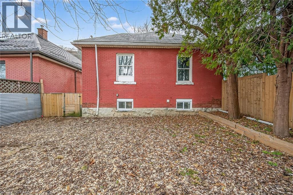 495 Charlton Avenue E, Hamilton, ON - Outdoor With Exterior