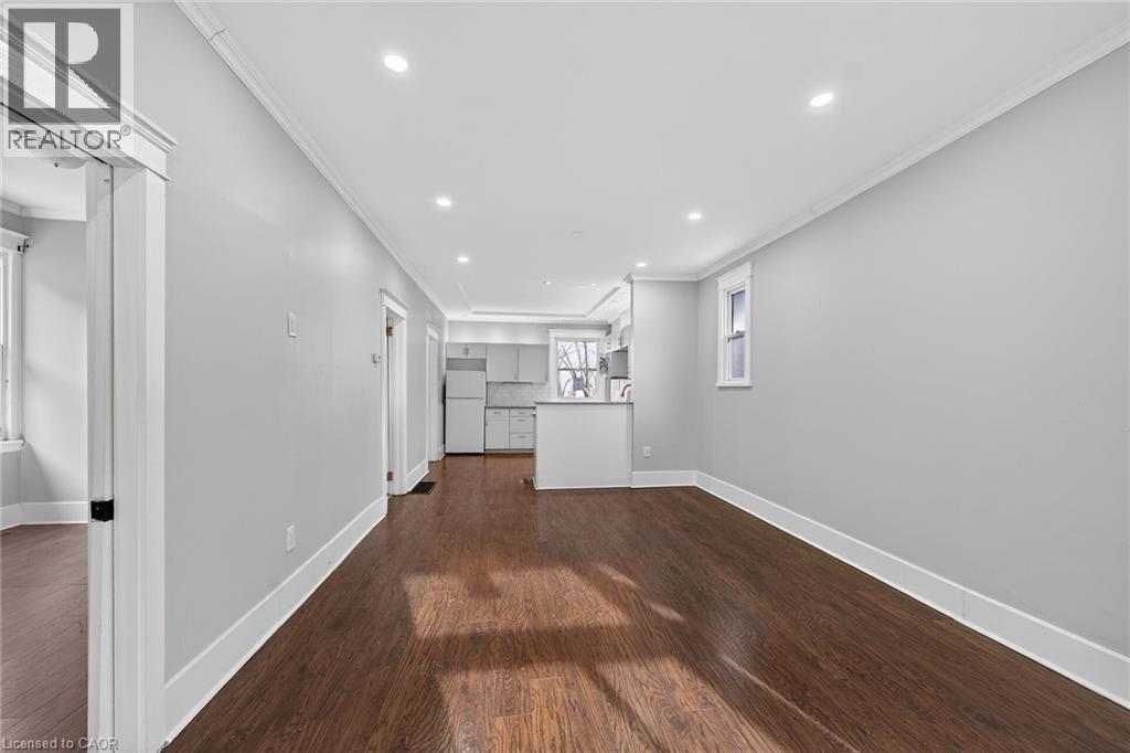 495 Charlton Avenue E, Hamilton, ON - Indoor Photo Showing Other Room