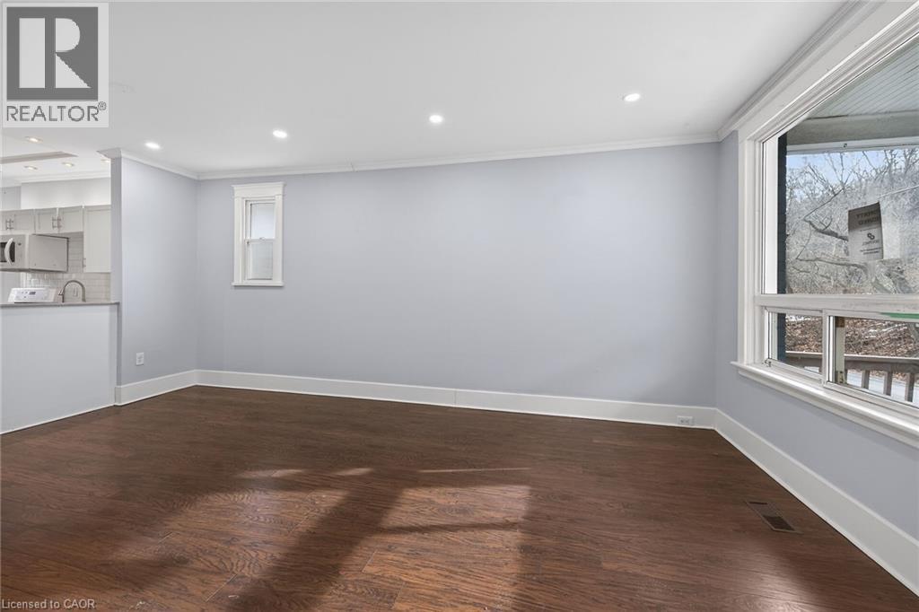 495 Charlton Avenue E, Hamilton, ON - Indoor Photo Showing Other Room