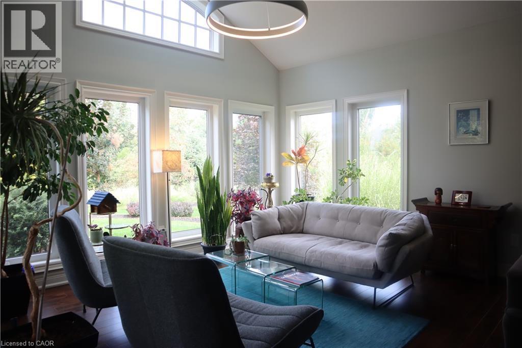 3507 Trillium Crescent, Fort Erie, ON - Indoor Photo Showing Living Room
