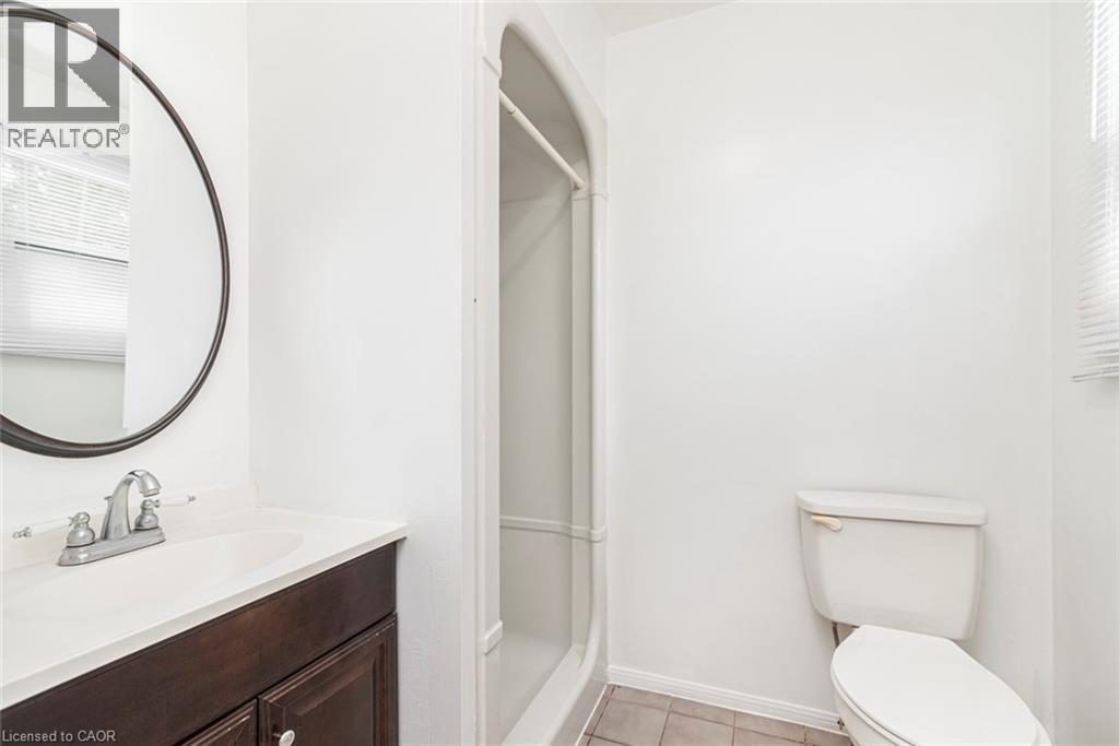 14 Derby Street Unit# 35, Hamilton, ON - Indoor Photo Showing Bathroom