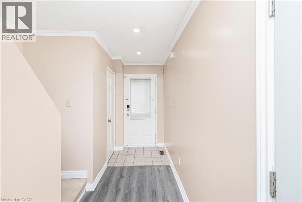 14 Derby Street Unit# 35, Hamilton, ON - Indoor Photo Showing Other Room