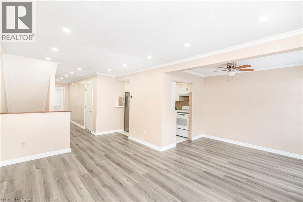 14 Derby Street Unit# 35, Hamilton, ON - Indoor Photo Showing Other Room