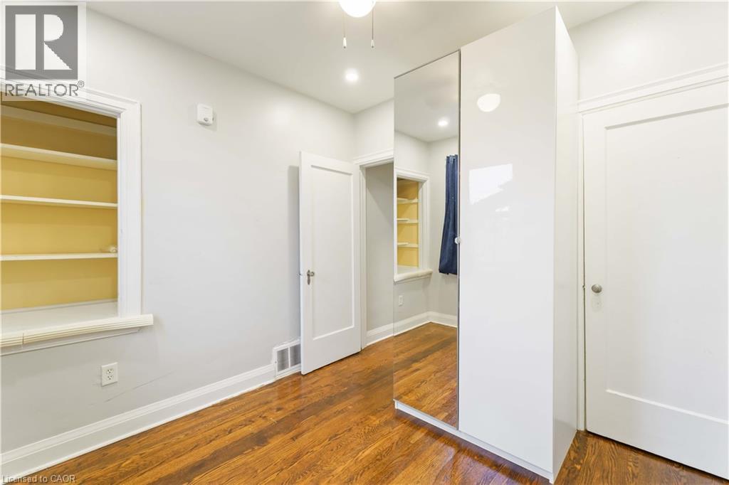 136 Ivon Avenue, Hamilton, ON - Indoor Photo Showing Other Room