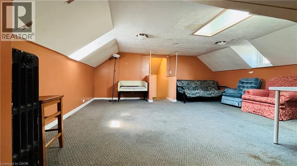 30 Regina Street N, Waterloo, ON - Indoor Photo Showing Other Room