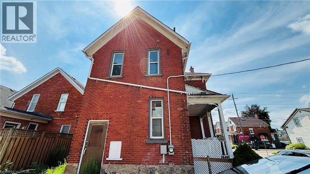 30 Regina Street N, Waterloo, ON - Outdoor With Exterior