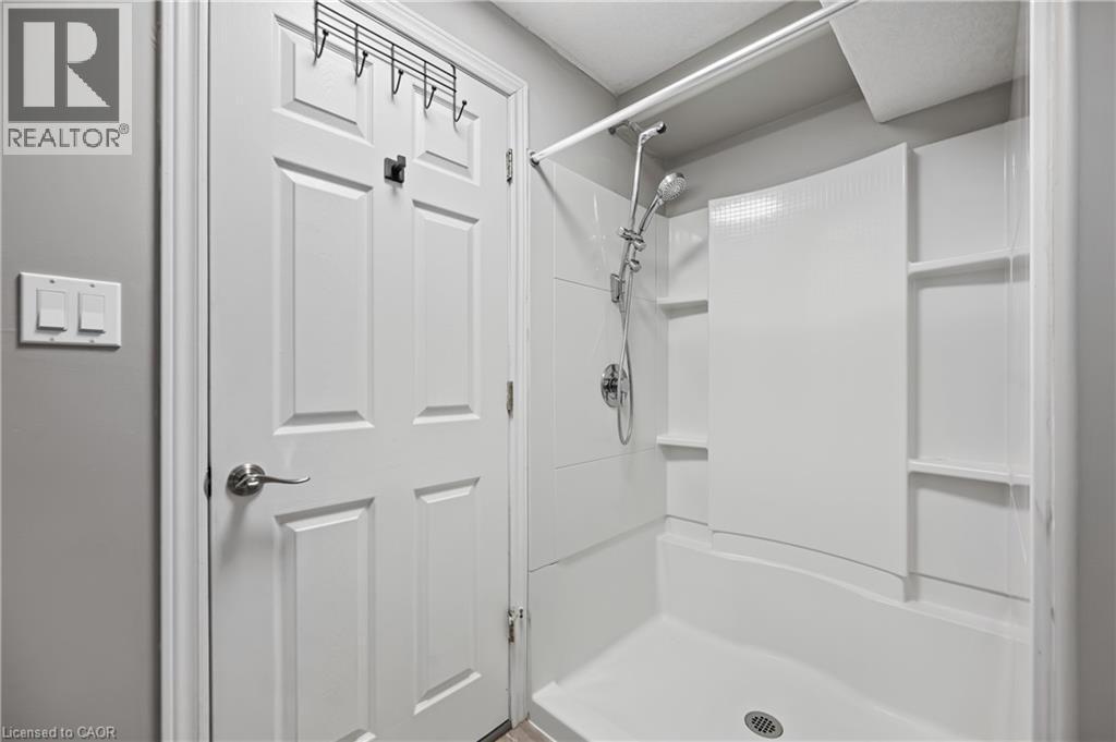 Bathroom with walk in shower - 561 Thomas Slee Drive, Kitchener, ON - Indoor