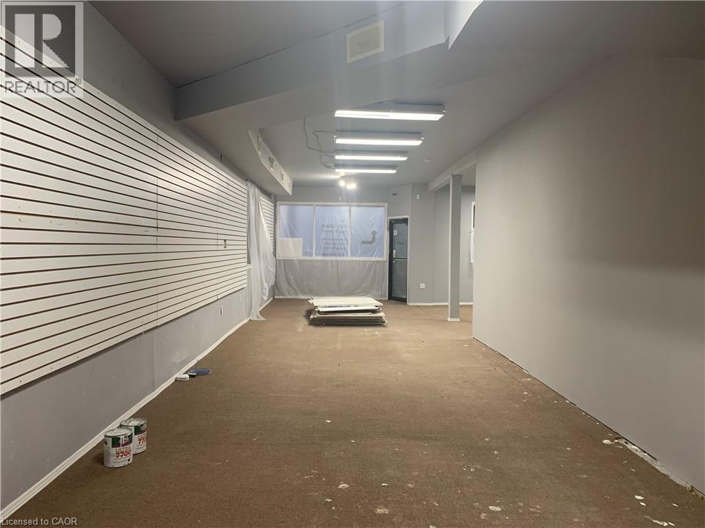 8 Caithness Street E, Caledonia, ON