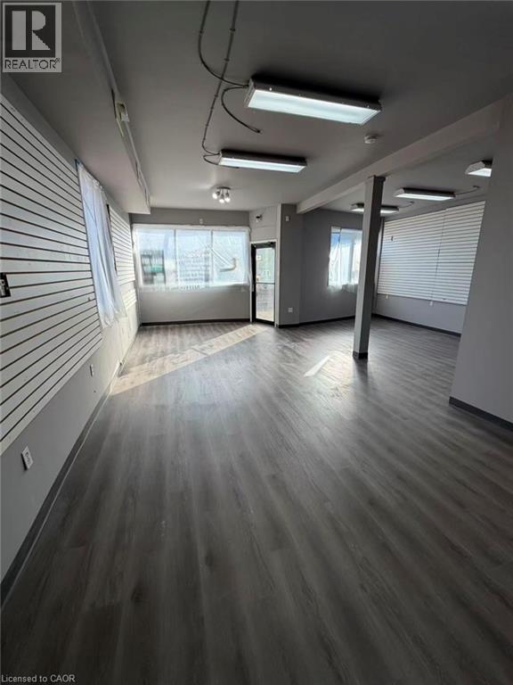 8 Caithness Street E, Caledonia, ON