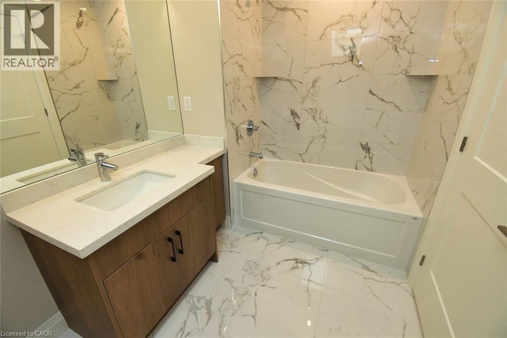 Third Floor Bathroom - 279 Hess Street S, Hamilton, ON - Indoor Photo Showing Bathroom