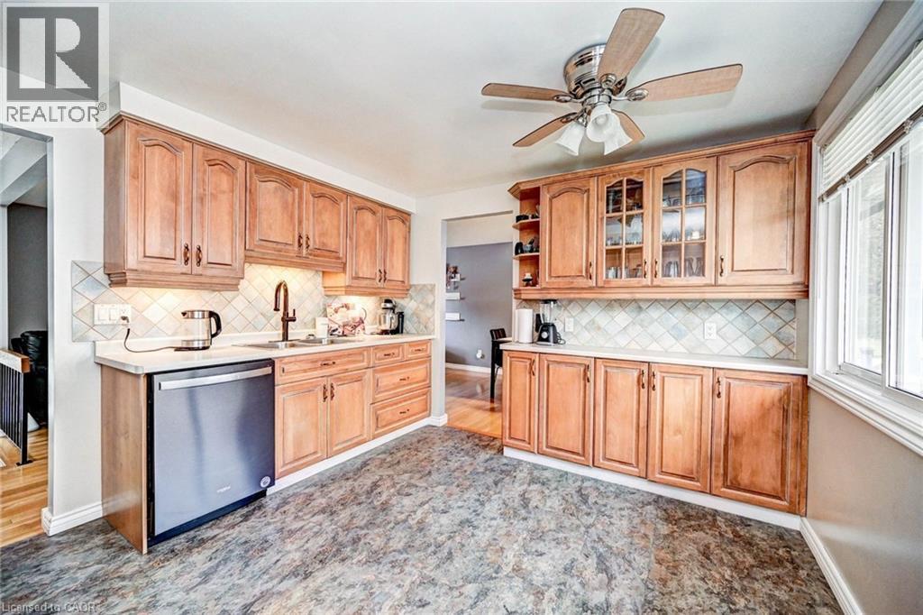 288 Salisbury Avenue, Cambridge, ON - Indoor Photo Showing Kitchen