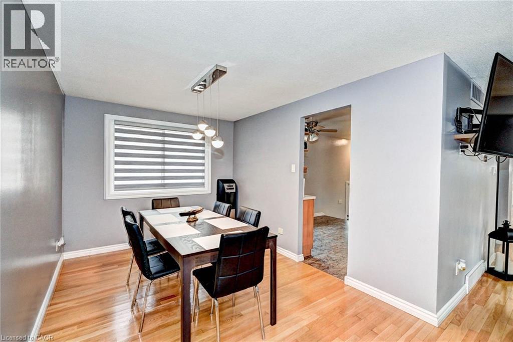 288 Salisbury Avenue, Cambridge, ON - Indoor Photo Showing Dining Room
