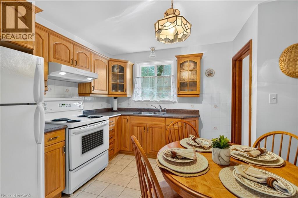 961 Danforth Avenue, Burlington, ON - Indoor Photo Showing Other Room