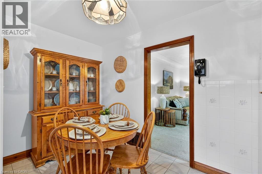 961 Danforth Avenue, Burlington, ON - Indoor Photo Showing Dining Room