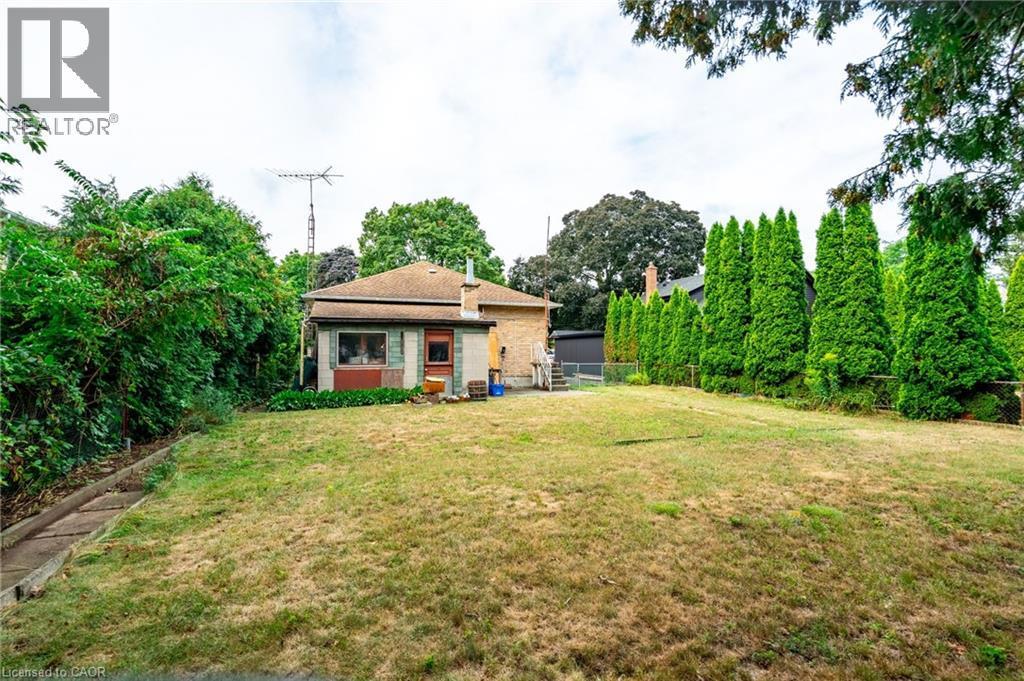 961 Danforth Avenue, Burlington, ON - Outdoor