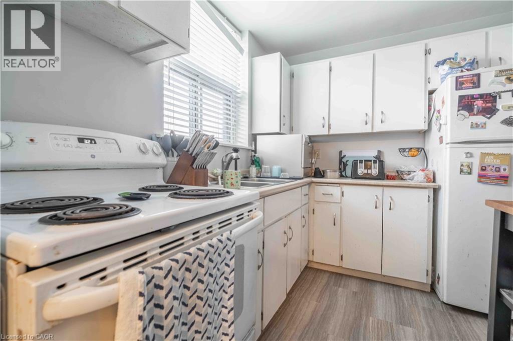 23 Main Street Unit# 502, Dundas, ON - Indoor Photo Showing Kitchen