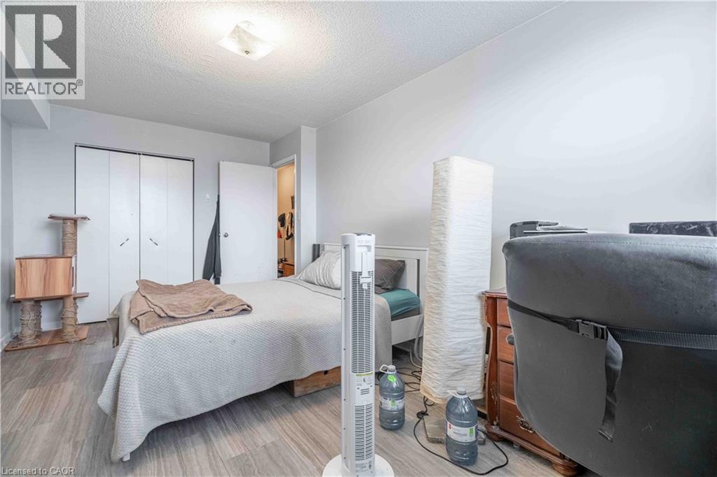 23 Main Street Unit# 502, Dundas, ON - Indoor Photo Showing Bedroom