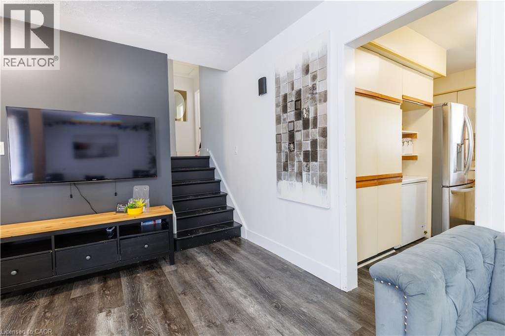 18 Silverdale Crescent, London, ON - Indoor