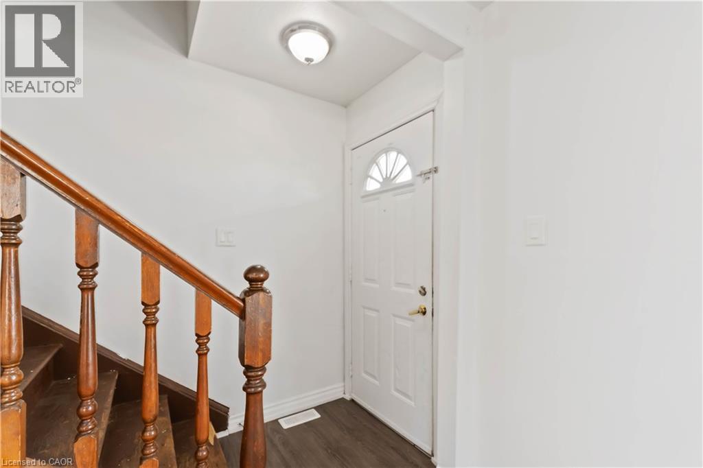1788 Barton Street E, Hamilton, ON - Indoor Photo Showing Other Room