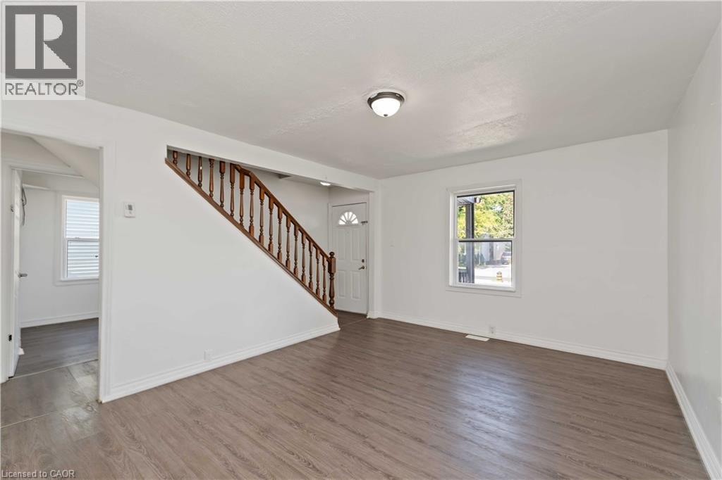 1788 Barton Street E, Hamilton, ON - Indoor Photo Showing Other Room