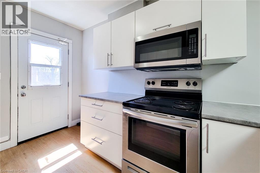 308 Barton Street E Unit# A, Hamilton, ON - Indoor Photo Showing Kitchen