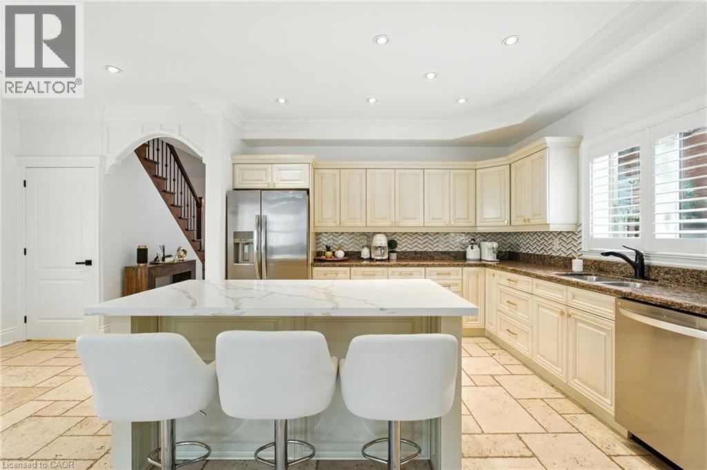 199 Hunter Street W, Hamilton, ON - Indoor Photo Showing Other Room