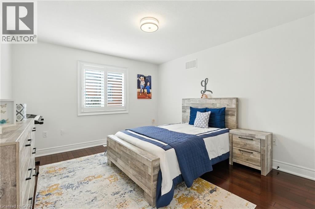 199 Hunter Street W, Hamilton, ON - Indoor Photo Showing Bedroom