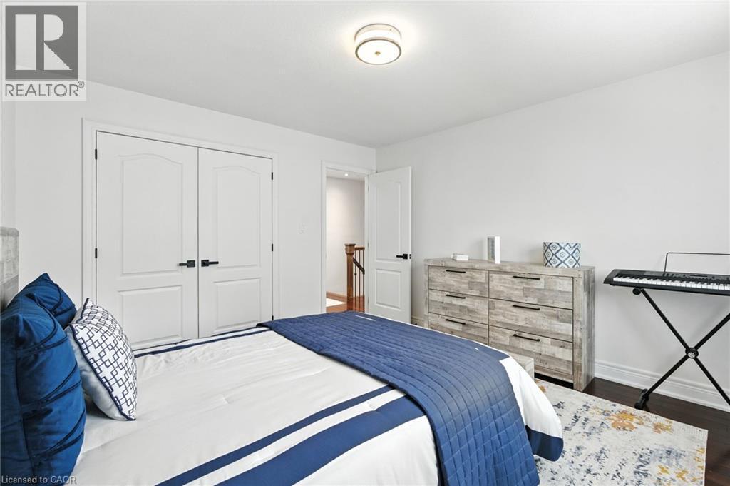 199 Hunter Street W, Hamilton, ON - Indoor Photo Showing Bedroom