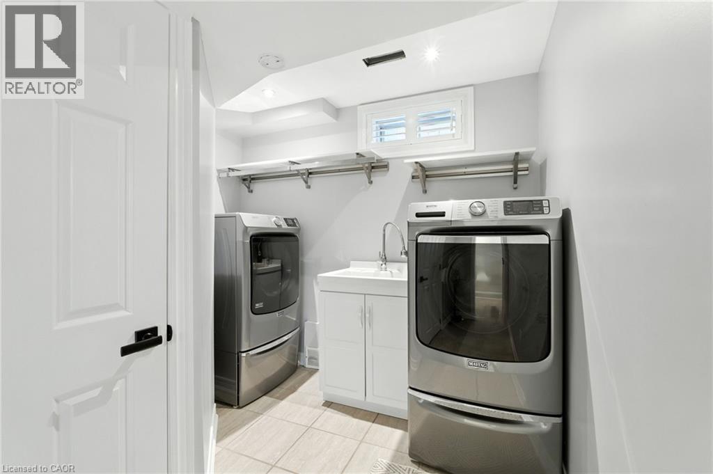 199 Hunter Street W, Hamilton, ON - Indoor Photo Showing Laundry Room